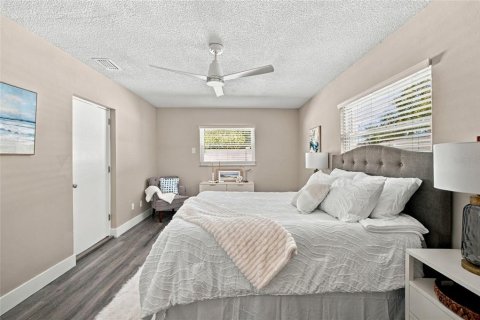 Villa ou maison à vendre à Largo, Floride: 4 chambres, 182.18 m2 № 2437402 - photo 21