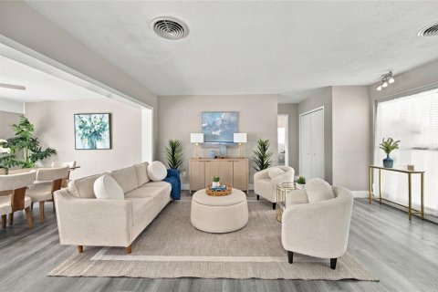 Villa ou maison à vendre à Largo, Floride: 4 chambres, 182.18 m2 № 2437402 - photo 7