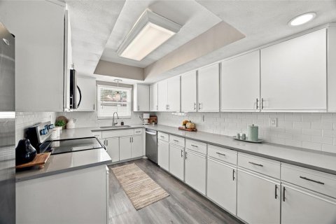 Villa ou maison à vendre à Largo, Floride: 4 chambres, 182.18 m2 № 2437402 - photo 12