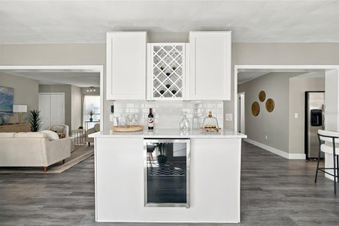 Villa ou maison à vendre à Largo, Floride: 4 chambres, 182.18 m2 № 2437402 - photo 11