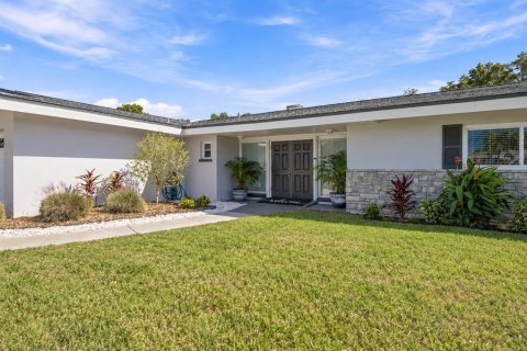 Villa ou maison à vendre à Largo, Floride: 4 chambres, 182.18 m2 № 2437402 - photo 3