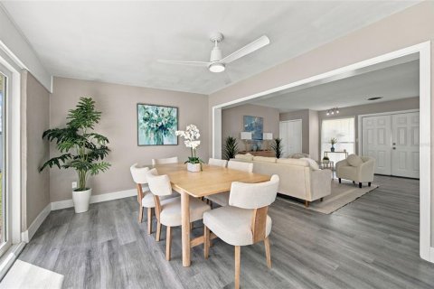 Villa ou maison à vendre à Largo, Floride: 4 chambres, 182.18 m2 № 2437402 - photo 16