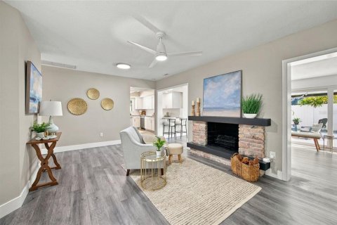 Villa ou maison à vendre à Largo, Floride: 4 chambres, 182.18 m2 № 2437402 - photo 10