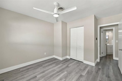 Villa ou maison à vendre à Largo, Floride: 4 chambres, 182.18 m2 № 2437402 - photo 30