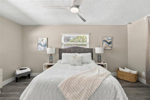 Villa ou maison à vendre à Largo, Floride: 4 chambres, 182.18 m2 № 2437402 - photo 20