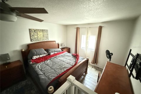 House in Tampa, Florida 3 bedrooms, 134.52 sq.m. № 1775458 - photo 12