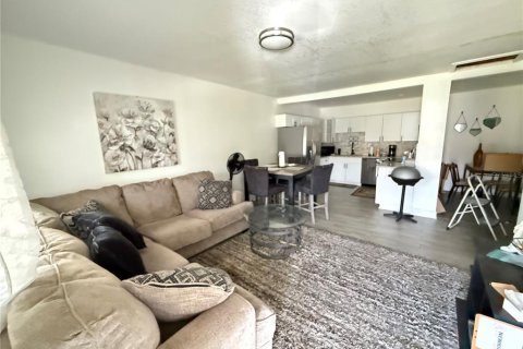 House in Tampa, Florida 3 bedrooms, 134.52 sq.m. № 1775458 - photo 4