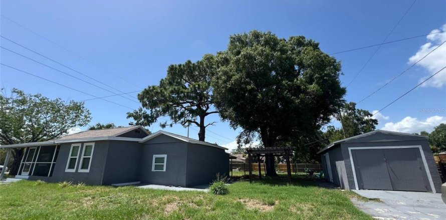 House in Tampa, Florida 3 bedrooms, 134.52 sq.m. № 1775458