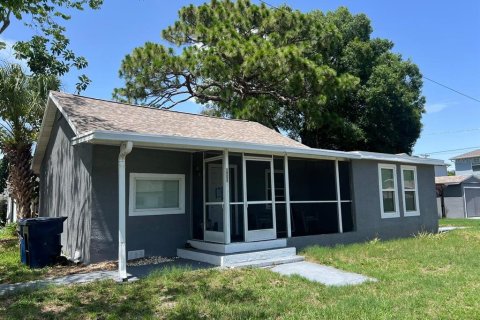 House in Tampa, Florida 3 bedrooms, 134.52 sq.m. № 1775458 - photo 19