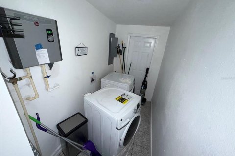 House in Tampa, Florida 3 bedrooms, 134.52 sq.m. № 1775458 - photo 10