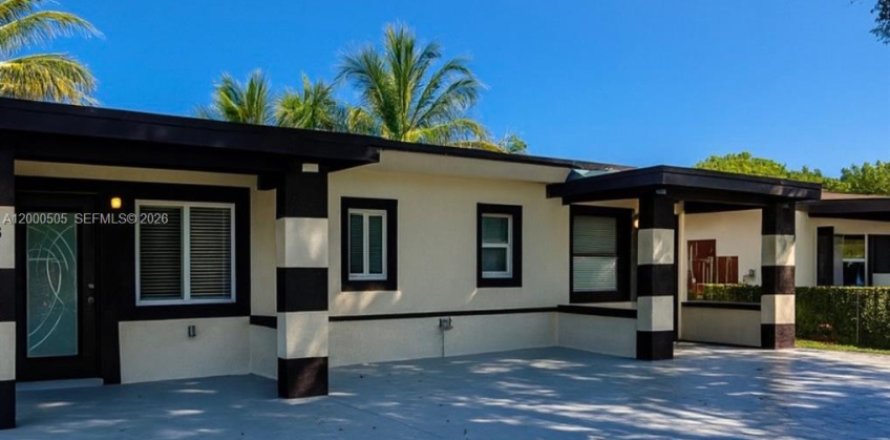 House in Miami, Florida 2 bedrooms, 149.02 sq.m. № 2067368