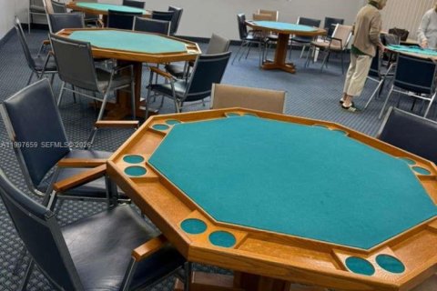 Снять в аренду кондоминиум в Пемброк-Пайнс, Флорида 2 спальни, 108.7м2, № 2065272 - фото 15