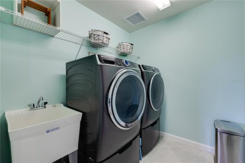 Villa ou maison à vendre à Punta Gorda, Floride: 4 chambres, 293.48 m2 № 2149545 - photo 5