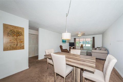 Condominio en venta en Gulfport, Florida, 2 dormitorios, 116.13 m2 № 1584456 - foto 12