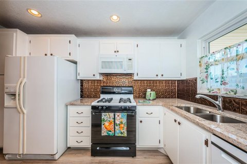 Condominio en venta en Gulfport, Florida, 2 dormitorios, 116.13 m2 № 1584456 - foto 5