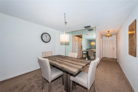 Condominio en venta en Gulfport, Florida, 2 dormitorios, 116.13 m2 № 1584456 - foto 8