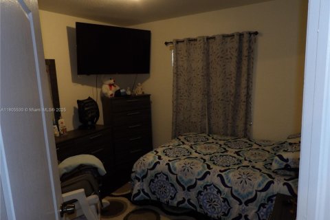 Casa en venta en Miami, Florida, 4 dormitorios, 158.86 m2 № 1766417 - foto 13