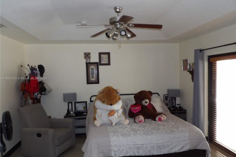 Casa en venta en Miami, Florida, 4 dormitorios, 158.86 m2 № 1766417 - foto 10