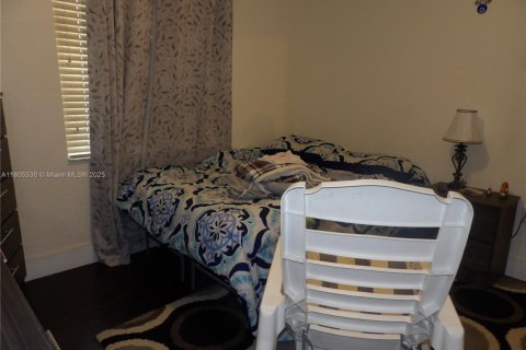 Casa en venta en Miami, Florida, 4 dormitorios, 158.86 m2 № 1766417 - foto 14