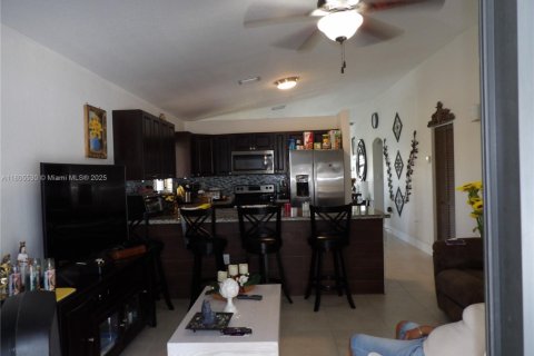 Casa en venta en Miami, Florida, 4 dormitorios, 158.86 m2 № 1766417 - foto 6