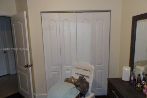 Casa en venta en Miami, Florida, 4 dormitorios, 158.86 m2 № 1766417 - foto 11