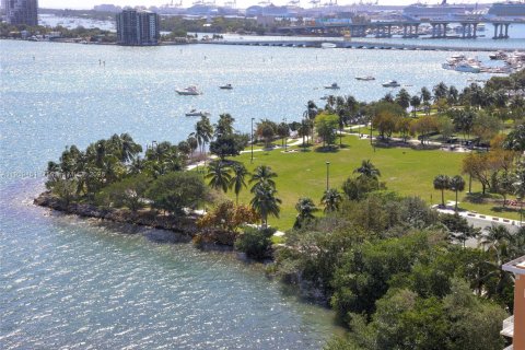 Condominio en venta en Miami, Florida, 2 dormitorios, 105.44 m2 № 2018216 - foto 3