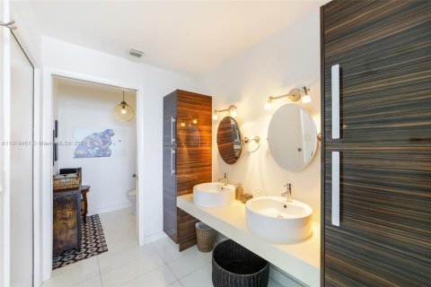 Condominio en venta en Miami, Florida, 2 dormitorios, 105.44 m2 № 2018216 - foto 28