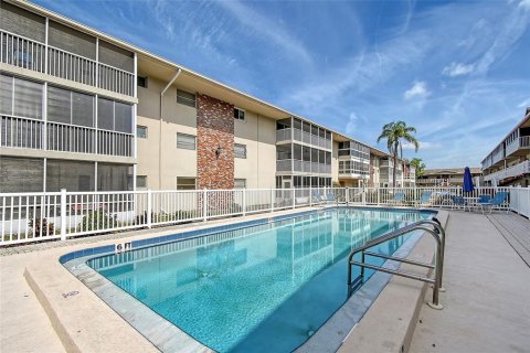 Copropriété à vendre à Sarasota, Floride: 2 chambres, 98.1 m2 № 1681708 - photo 22