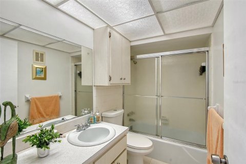 Copropriété à vendre à Sarasota, Floride: 2 chambres, 98.1 m2 № 1681708 - photo 16