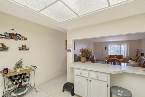 Copropriété à vendre à Sarasota, Floride: 2 chambres, 98.1 m2 № 1681708 - photo 13