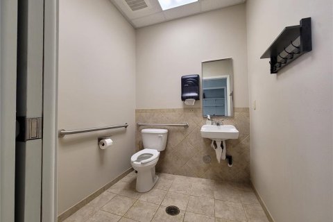 Commercial property in Zephyrhills, Florida № 1904147 - photo 9