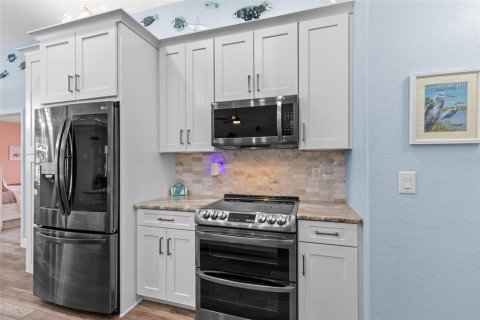 Villa ou maison à vendre à Cape Coral, Floride: 3 chambres, 193.42 m2 № 2361418 - photo 10
