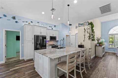Villa ou maison à vendre à Cape Coral, Floride: 3 chambres, 193.42 m2 № 2361418 - photo 9