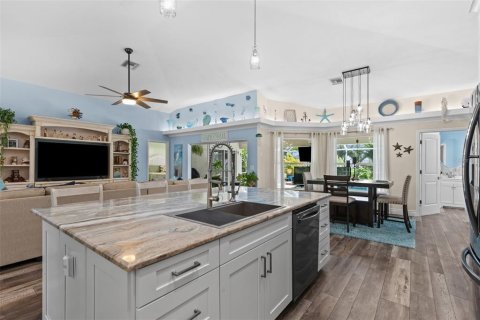 Villa ou maison à vendre à Cape Coral, Floride: 3 chambres, 193.42 m2 № 2361418 - photo 11