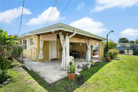Villa ou maison à vendre à Miami, Floride: 3 chambres, 128.02 m2 № 1863802 - photo 26