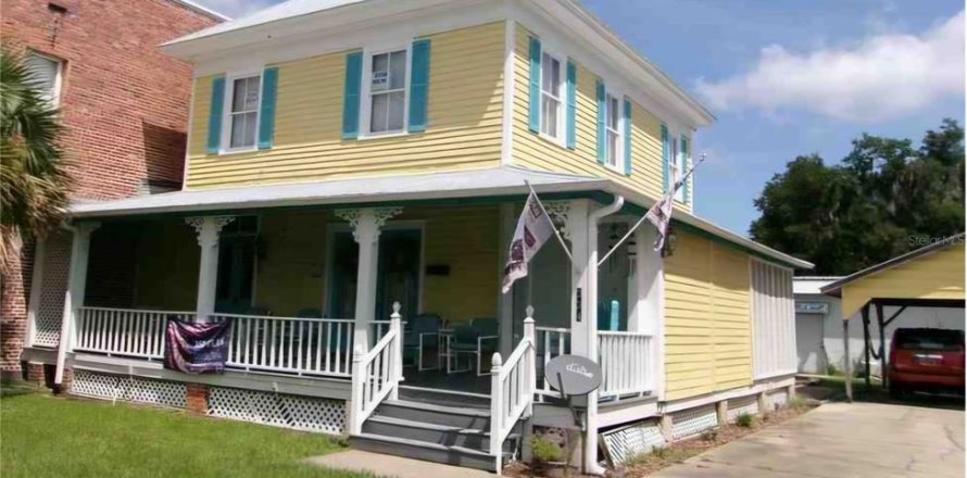 House in Crescent City, Florida 2 bedrooms, 195.09 sq.m. № 2403715