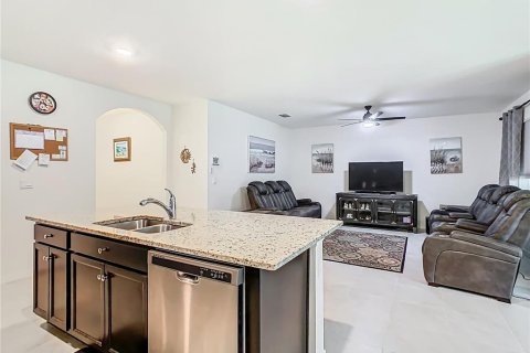 House in Davenport, Florida 3 bedrooms, 160.26 sq.m. № 1881129 - photo 9