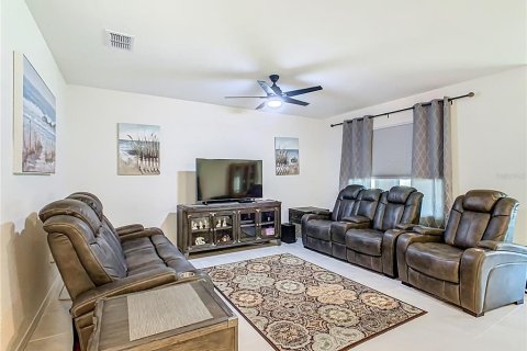 House in Davenport, Florida 3 bedrooms, 160.26 sq.m. № 1881129 - photo 18