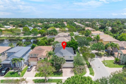 House in Delray Beach, Florida 4 bedrooms, 227.98 sq.m. № 2068856 - photo 2