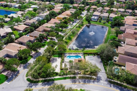 House in Delray Beach, Florida 4 bedrooms, 227.98 sq.m. № 2068856 - photo 18