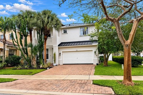 House in Delray Beach, Florida 4 bedrooms, 227.98 sq.m. № 2068856 - photo 3