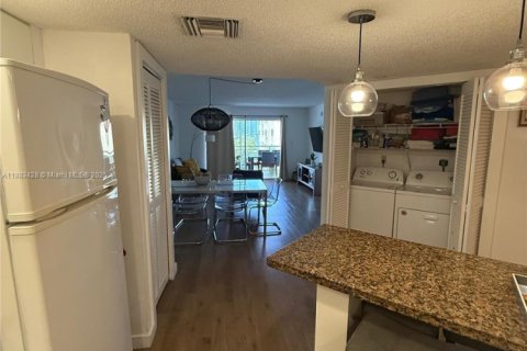 Copropriété à vendre à Sunny Isles Beach, Floride: 2 chambres, 123.56 m2 № 1978295 - photo 3