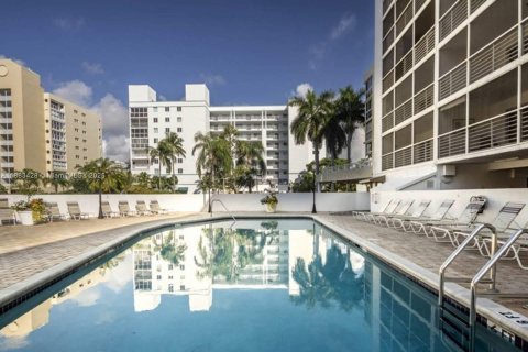 Copropriété à vendre à Sunny Isles Beach, Floride: 2 chambres, 123.56 m2 № 1978295 - photo 26