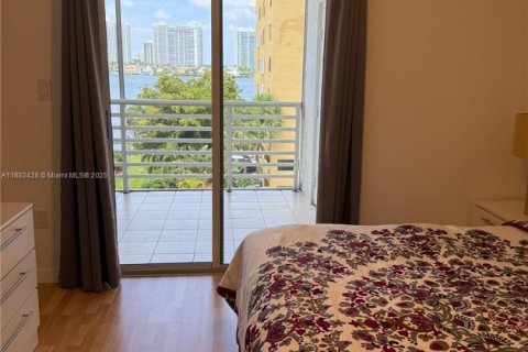 Copropriété à vendre à Sunny Isles Beach, Floride: 2 chambres, 123.56 m2 № 1978295 - photo 14