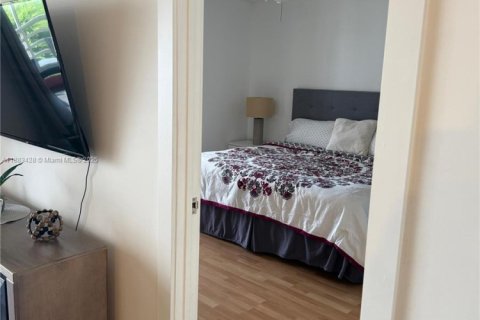 Copropriété à vendre à Sunny Isles Beach, Floride: 2 chambres, 123.56 m2 № 1978295 - photo 12