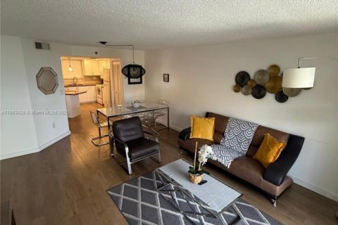 Copropriété à vendre à Sunny Isles Beach, Floride: 2 chambres, 123.56 m2 № 1978295 - photo 10