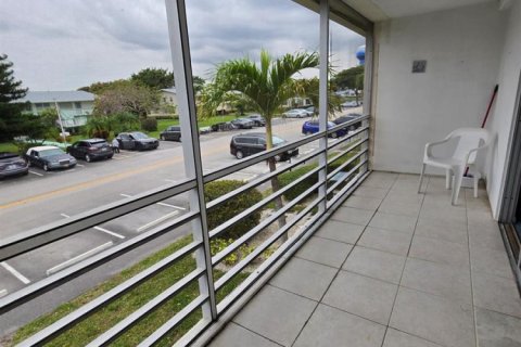 Condo in Deerfield Beach, Florida, 1 bedroom  № 2154019 - photo 14