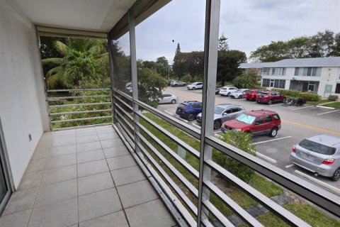 Condo in Deerfield Beach, Florida, 1 bedroom  № 2154019 - photo 13