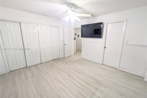 Townhouse in Coral Springs, Florida 2 bedrooms, 90.12 sq.m. № 1943871 - photo 19