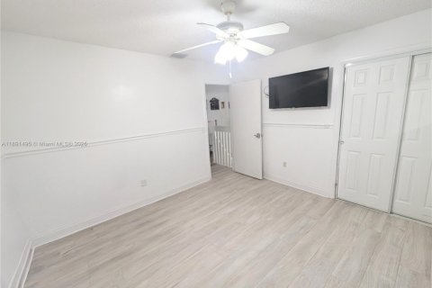 Townhouse in Coral Springs, Florida 2 bedrooms, 90.12 sq.m. № 1943871 - photo 15